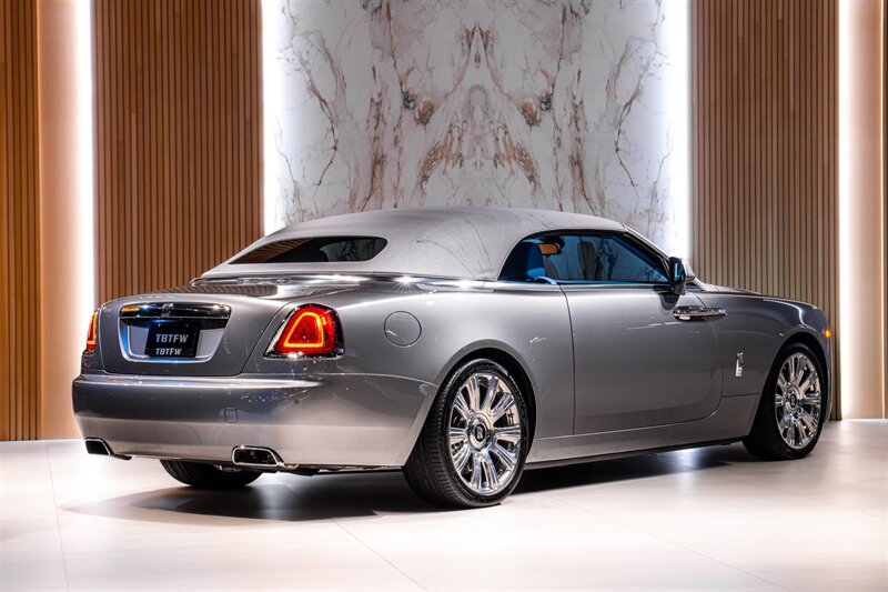Used 2016 Rolls-Royce Dawn RWD image 5