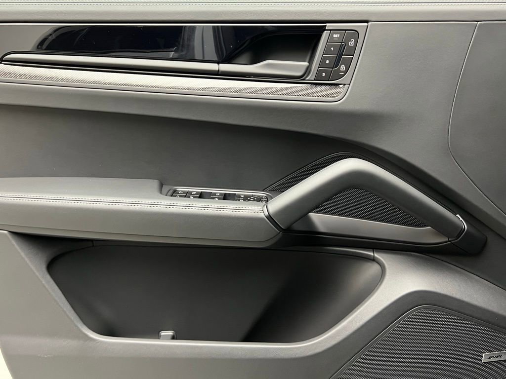 New 2026 Porsche Cayenne GTS image 19
