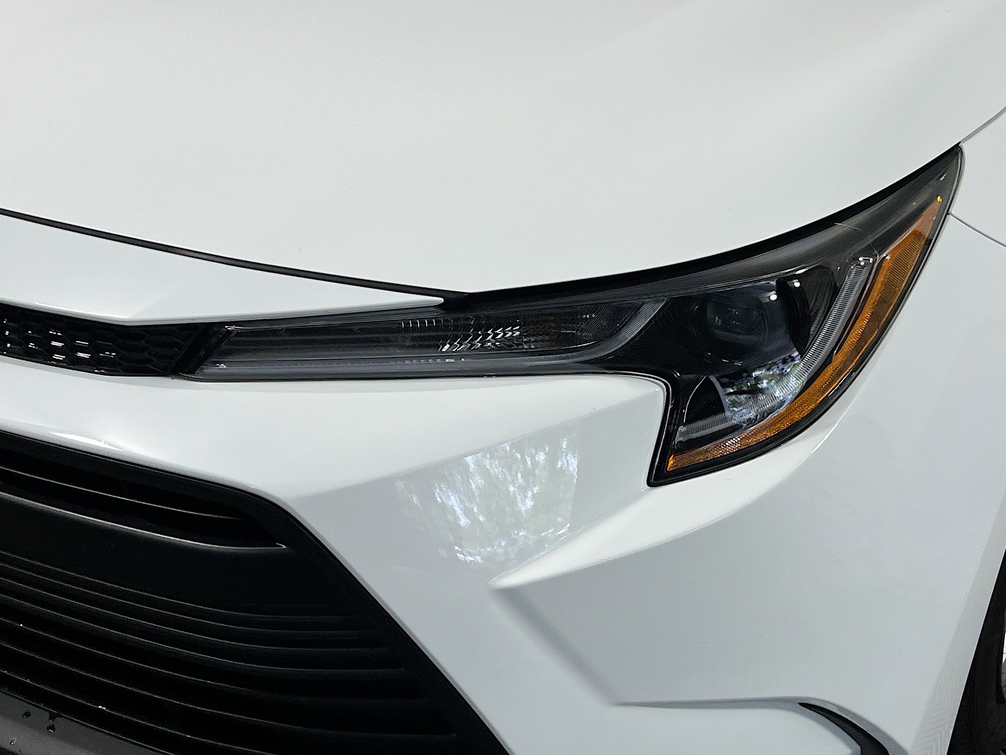 Used 2025 Toyota Corolla LE FWD image 12