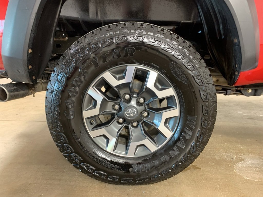 Used 2019 Toyota Tacoma TRD Sport image 38