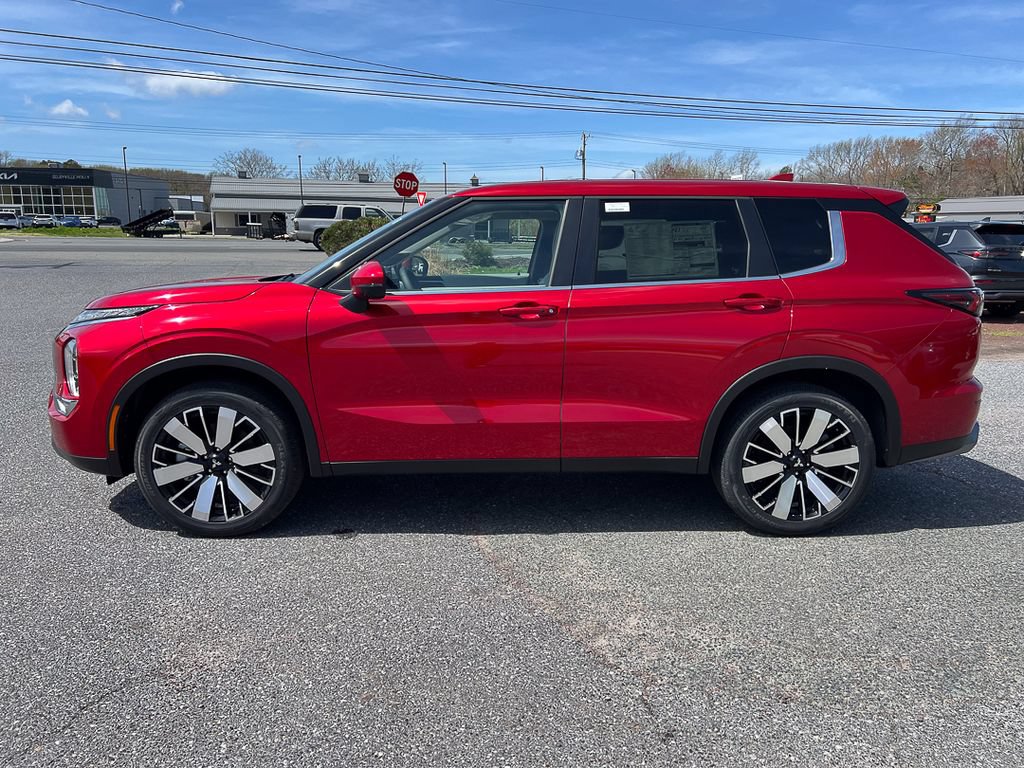 New 2025 Mitsubishi Outlander SE FWD image 2