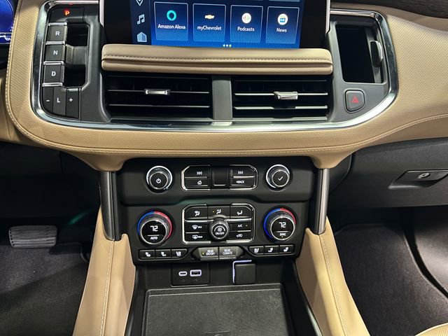 Used 2024 Chevrolet Suburban Premier w/ Premium Package AWD/4WD image 23