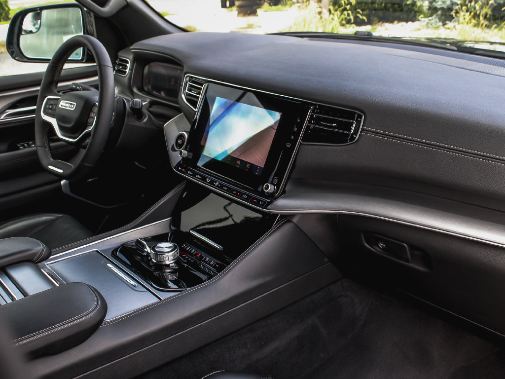Used 2025 Jeep Wagoneer 4WD image 43