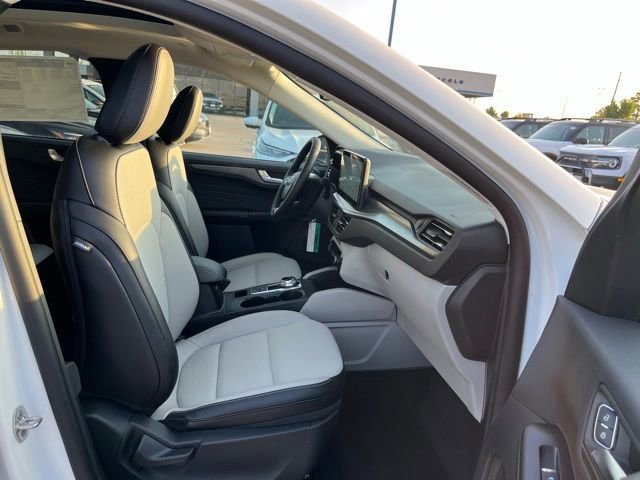 New 2025 Ford Escape Base image 19