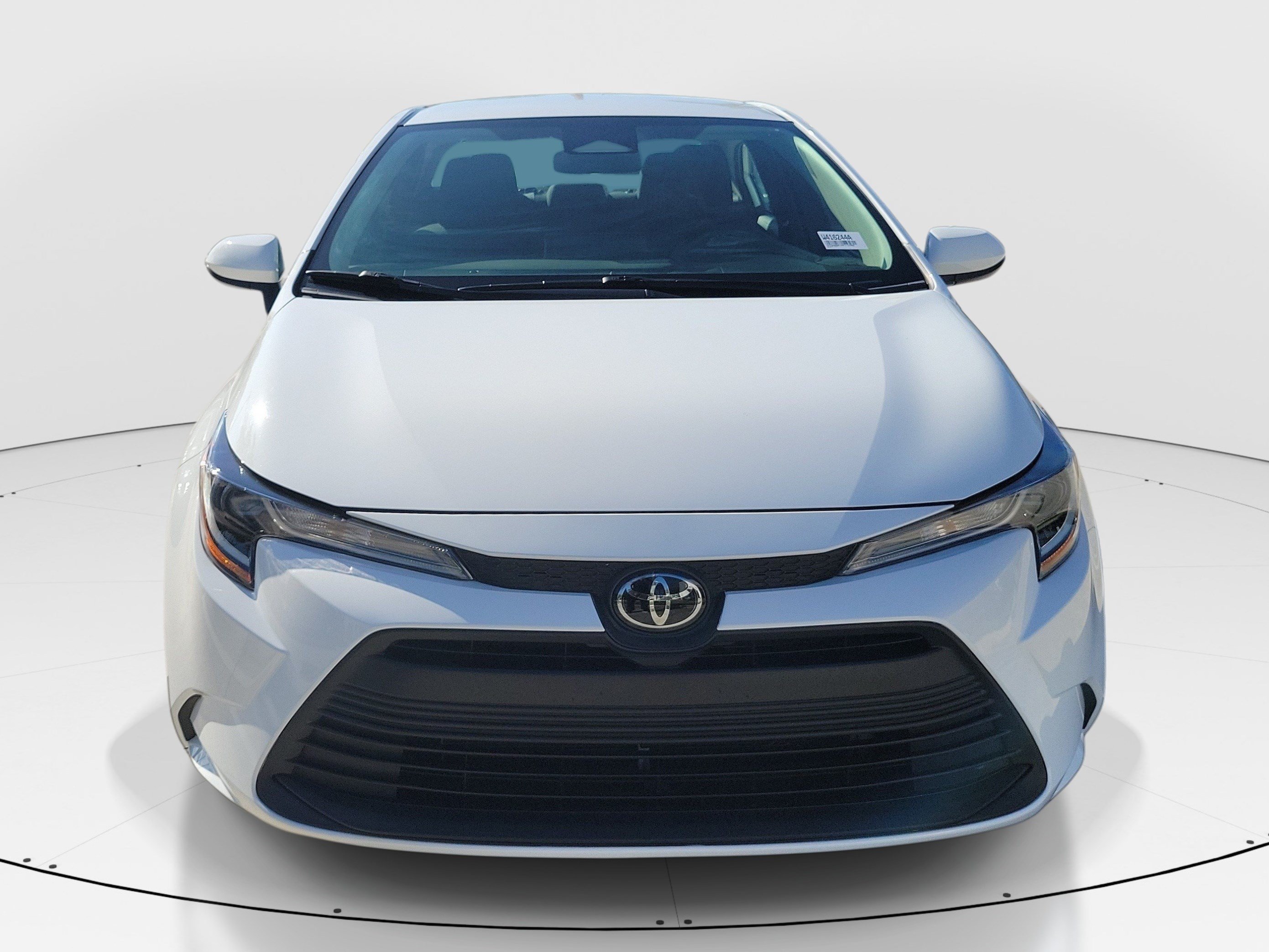 Used 2024 Toyota Corolla LE FWD image 2