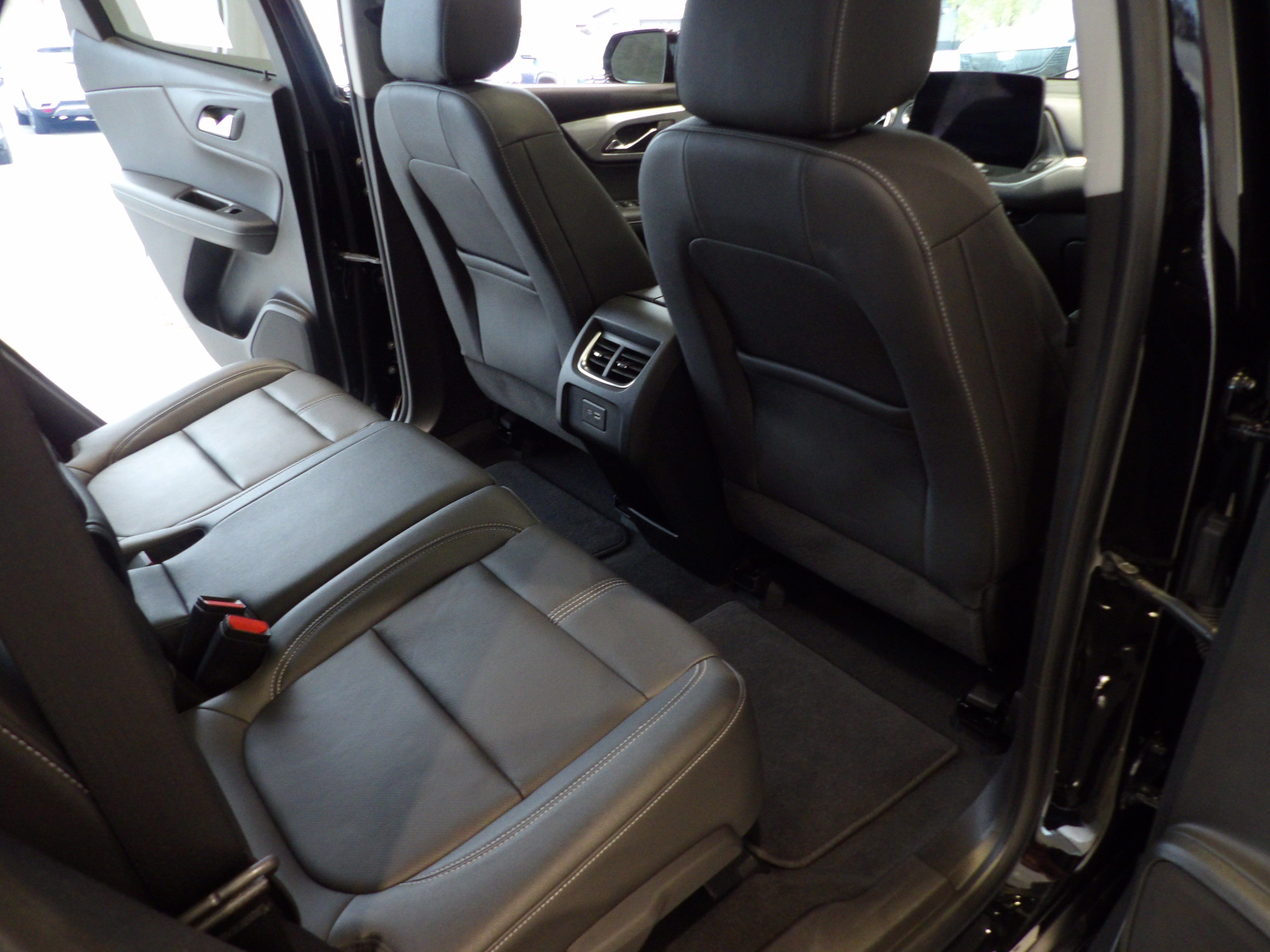 Used 2023 Chevrolet Blazer LT AWD/4WD image 23