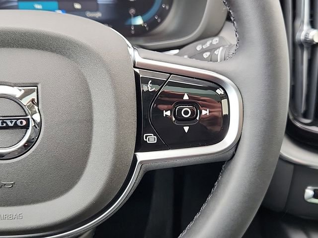 Certified 2025 Volvo XC60 B5 Plus w/ Climate Package image 18