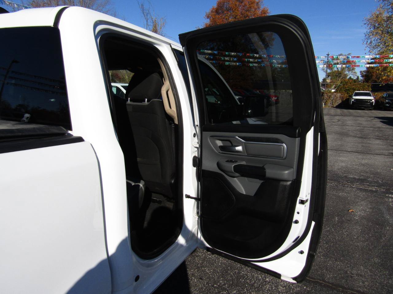 Used 2019 RAM 1500 Big Horn RWD image 23