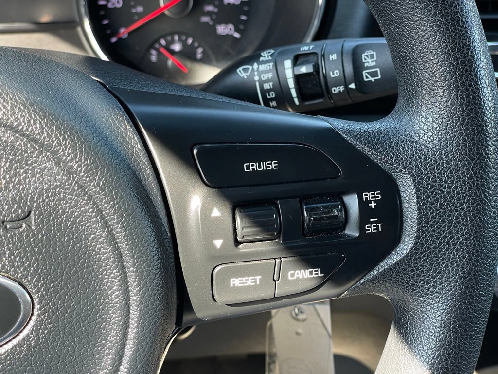 Used 2017 Kia Sedona LX FWD image 14