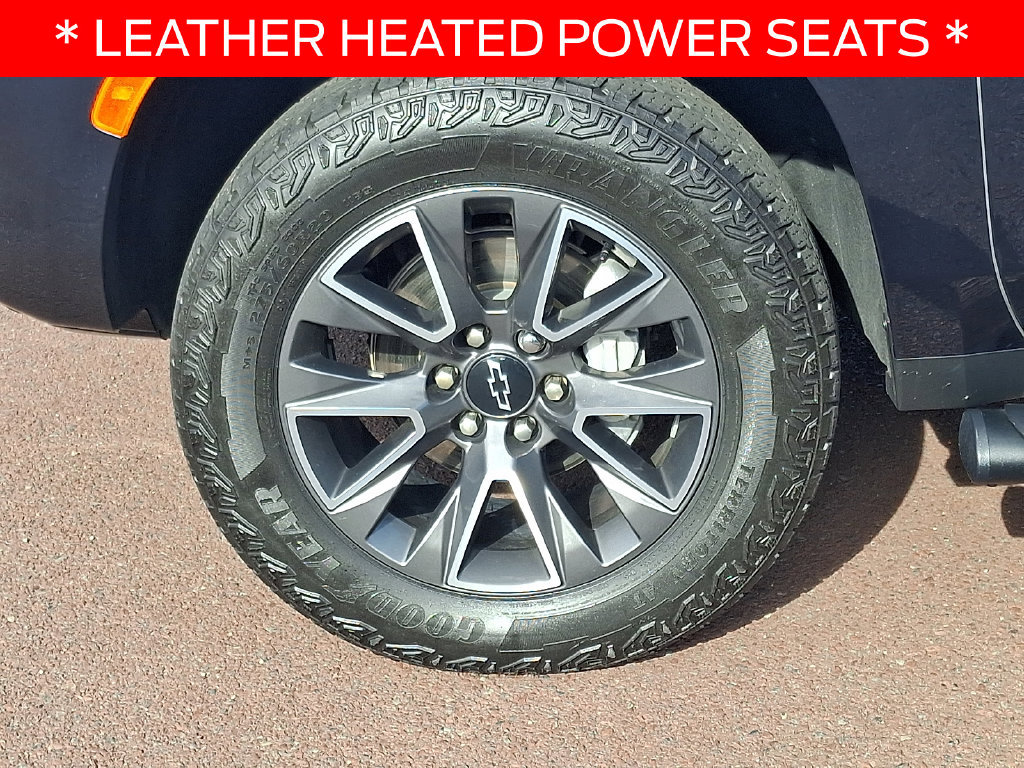 Used 2023 Chevrolet Tahoe Z71 w/ Luxury Package AWD/4WD image 8