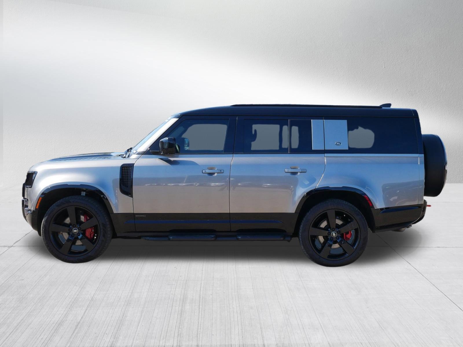 Used 2024 Land Rover Defender 130 X AWD/4WD image 8