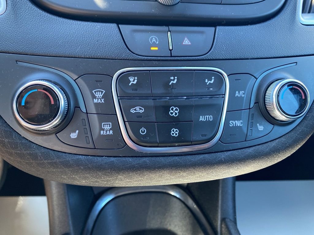 Used 2024 Chevrolet Malibu LT image 32