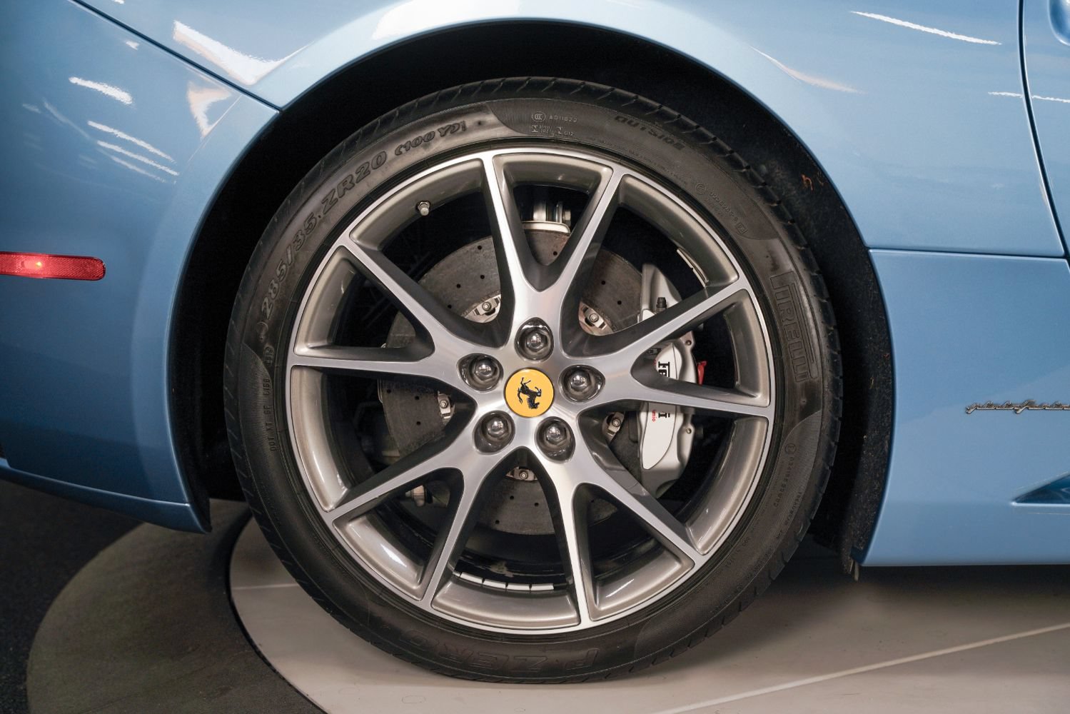 Used 2012 Ferrari California RWD image 26
