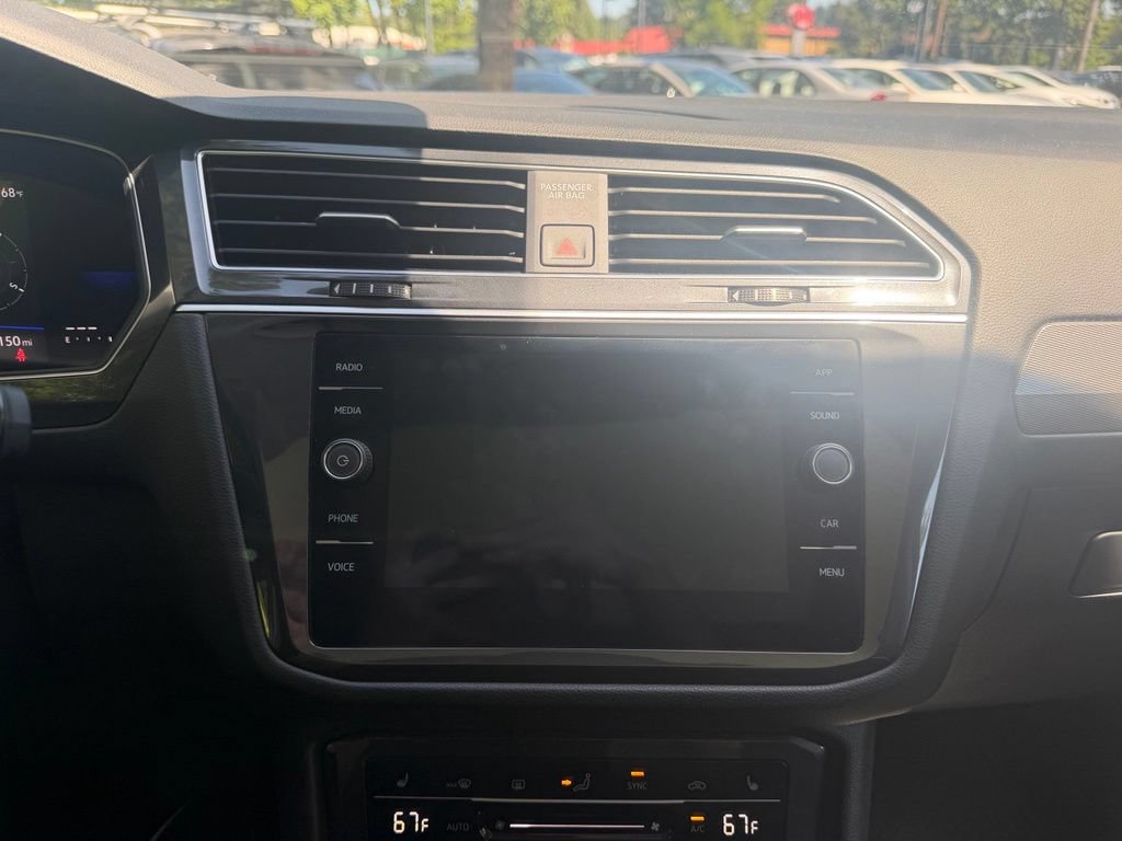 Used 2024 Volkswagen Tiguan SE AWD/4WD image 18