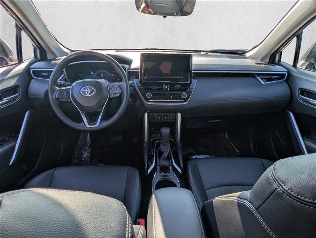 Used 2024 Toyota Corolla Cross XLE image 14