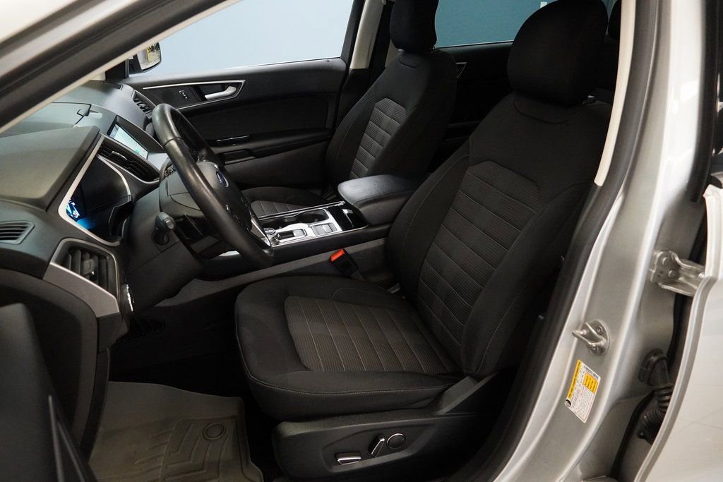 Used 2019 Ford Edge SEL image 3