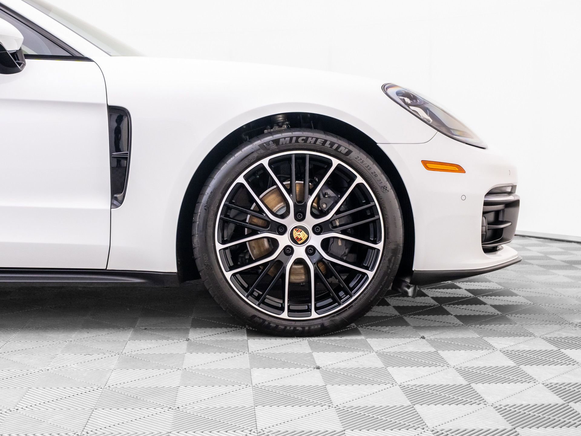 Used 2021 Porsche Panamera 4 w/ Premium Package AWD/4WD image 34