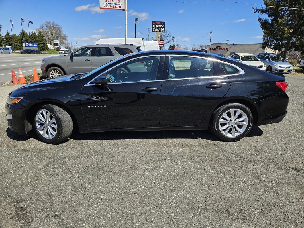 Used 2020 Chevrolet Malibu LT image 2