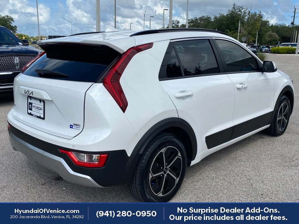 Used 2023 Kia Niro EX FWD image 11