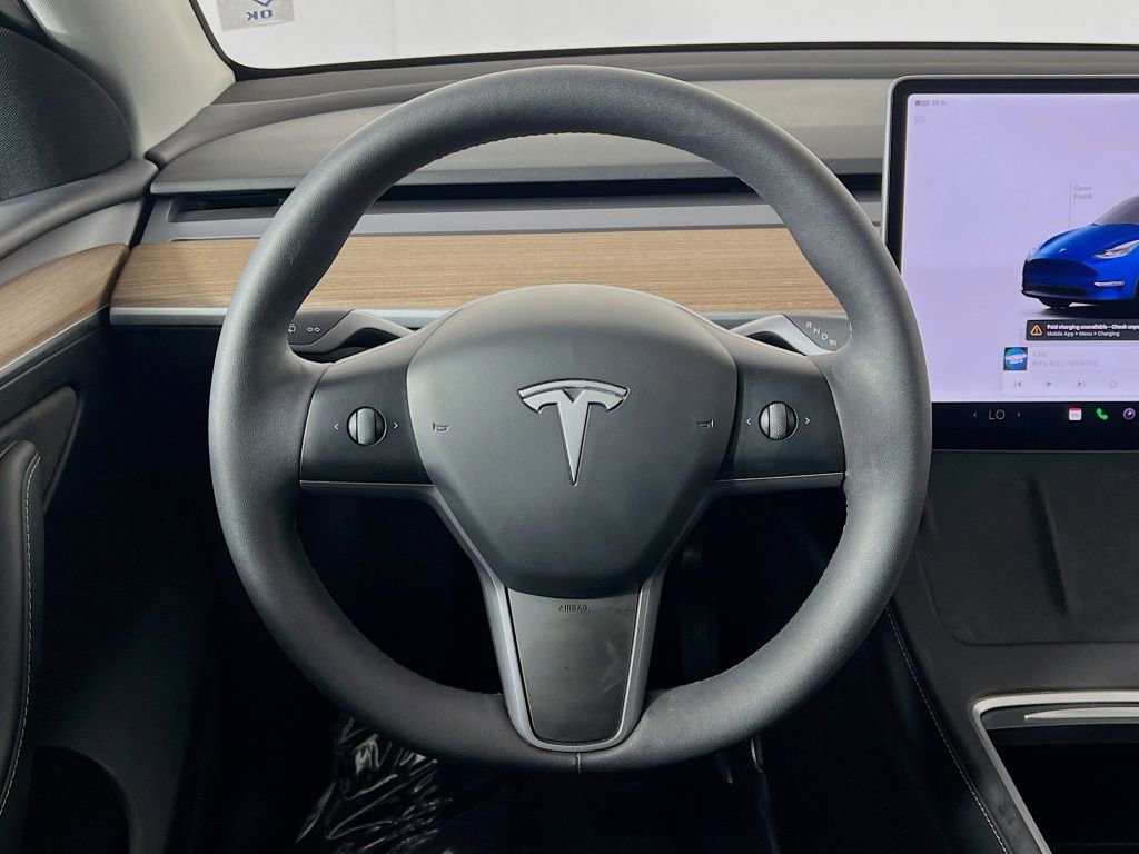 Used 2025 Tesla Model Y Long Range image 11