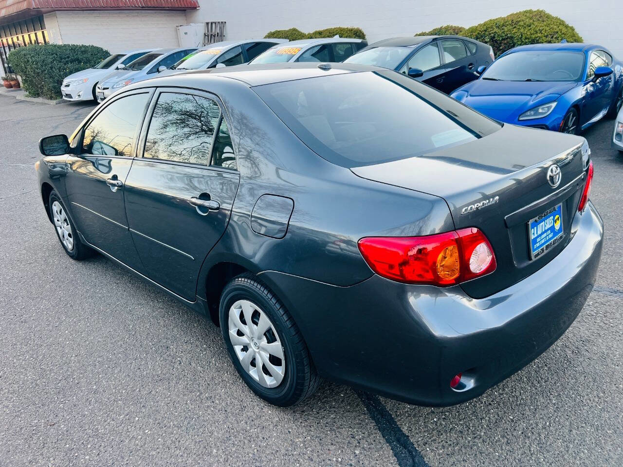 Used 2010 Toyota Corolla LE image 4