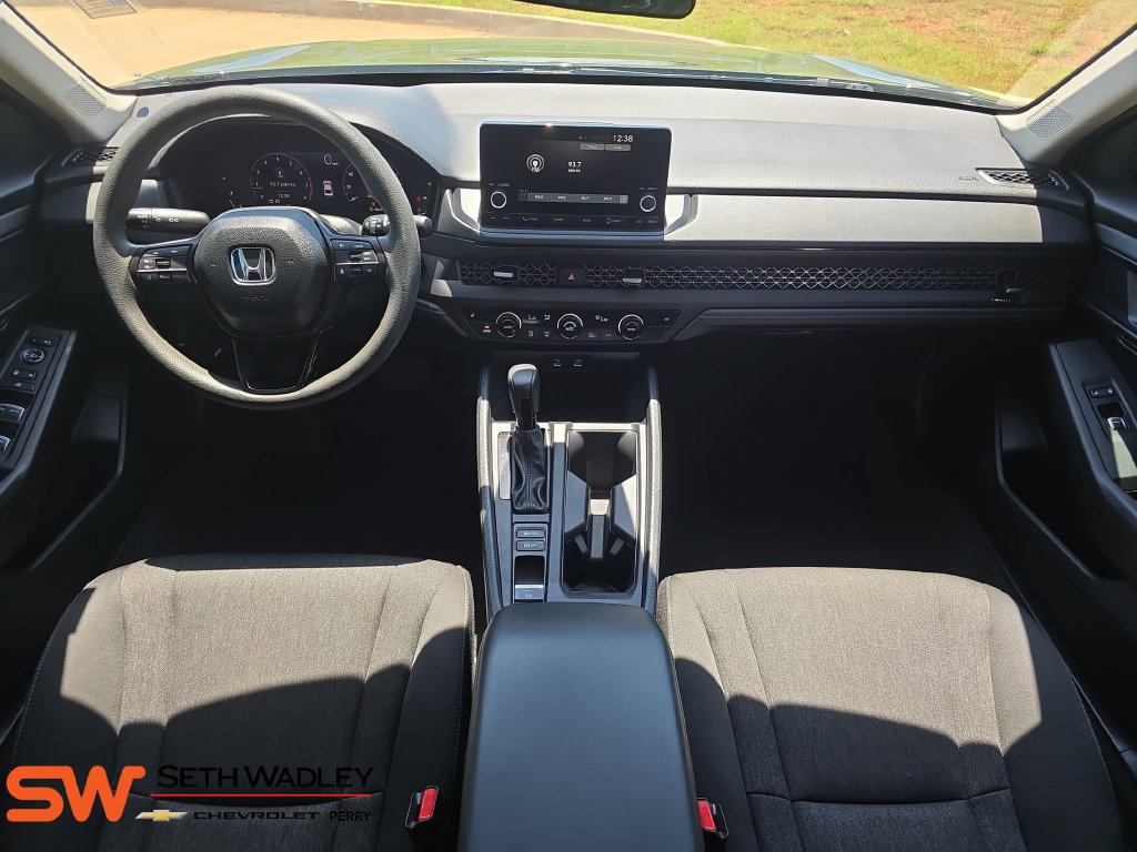 Used 2025 Honda Accord SE image 9