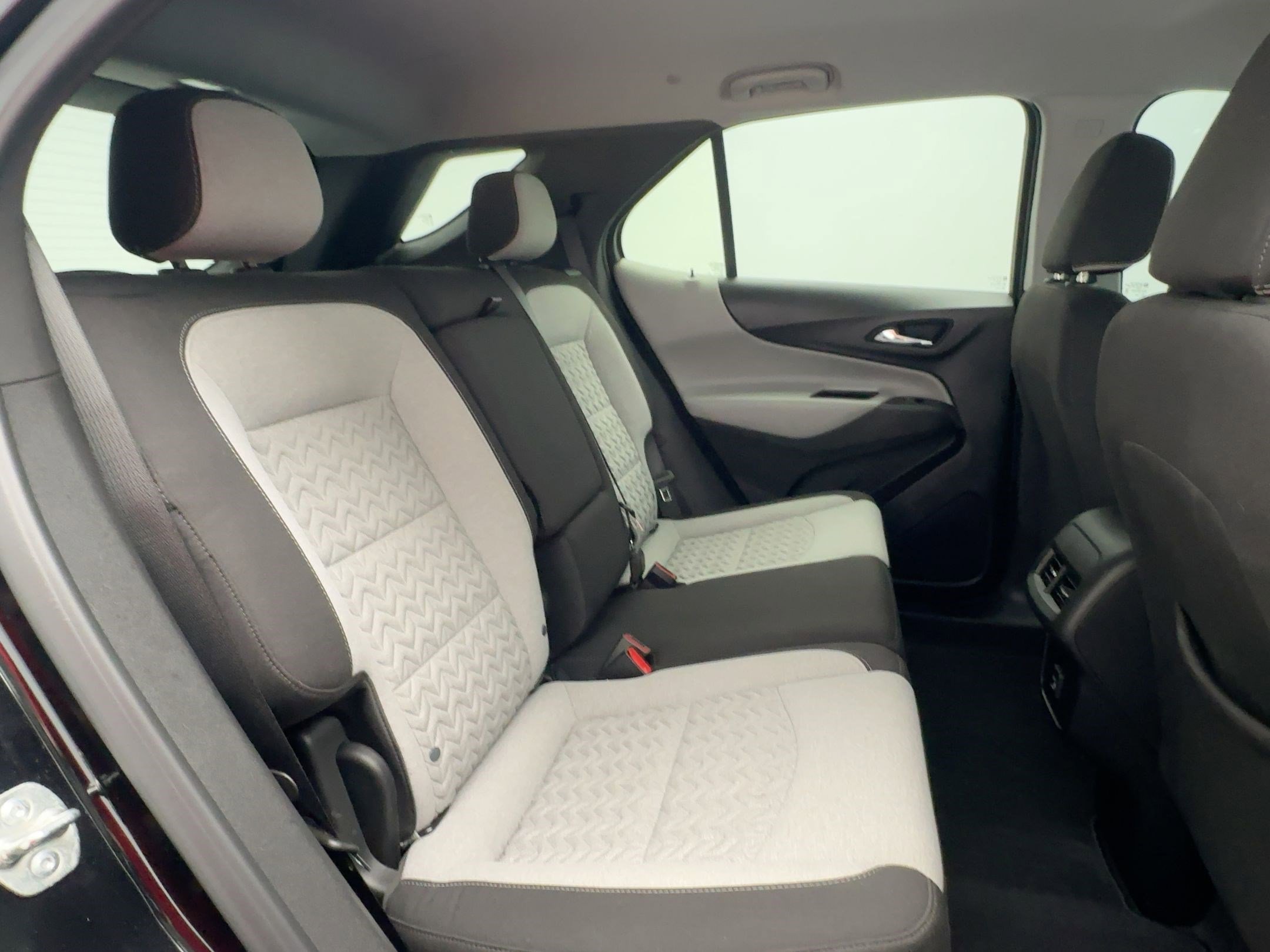 Used 2024 Chevrolet Equinox LS w/ LS Convenience Package image 27