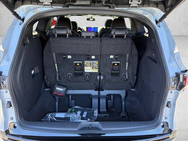 New 2026 Toyota Sienna XSE FWD image 17