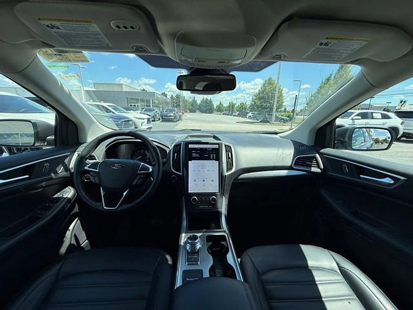 Used 2022 Ford Edge SEL w/ Convenience Package AWD/4WD image 2