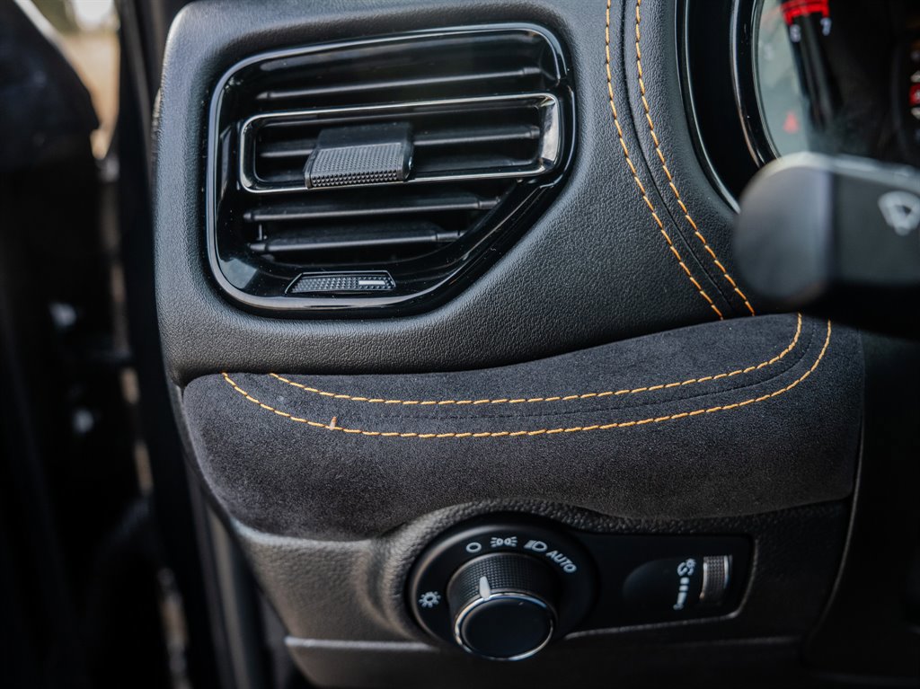 Used 2023 Dodge Durango R/T w/ Hemi Orange Plus Package image 18