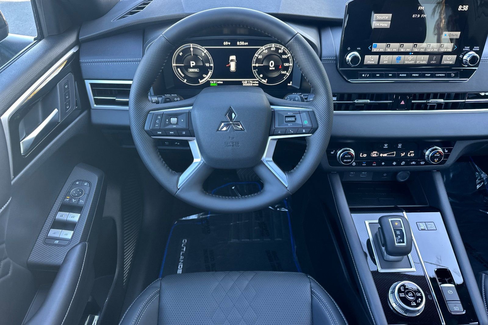 New 2025 Mitsubishi Outlander SEL image 13