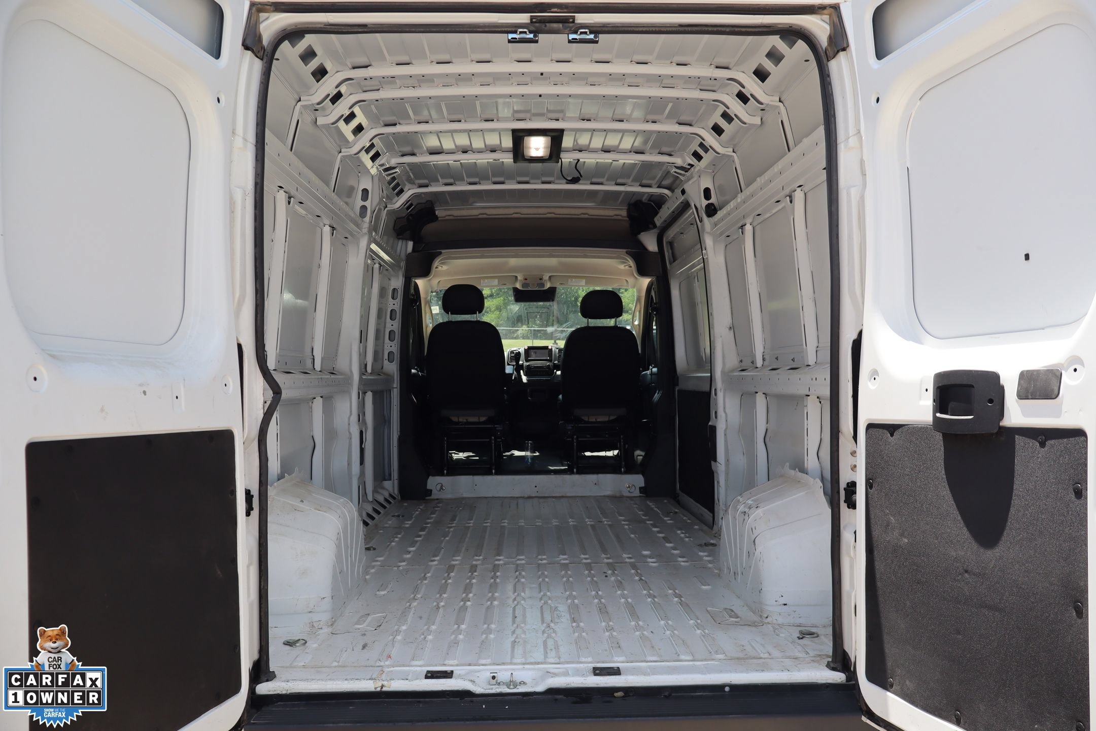 Used 2025 RAM ProMaster 2500 w/ Convenience Group FWD image 24