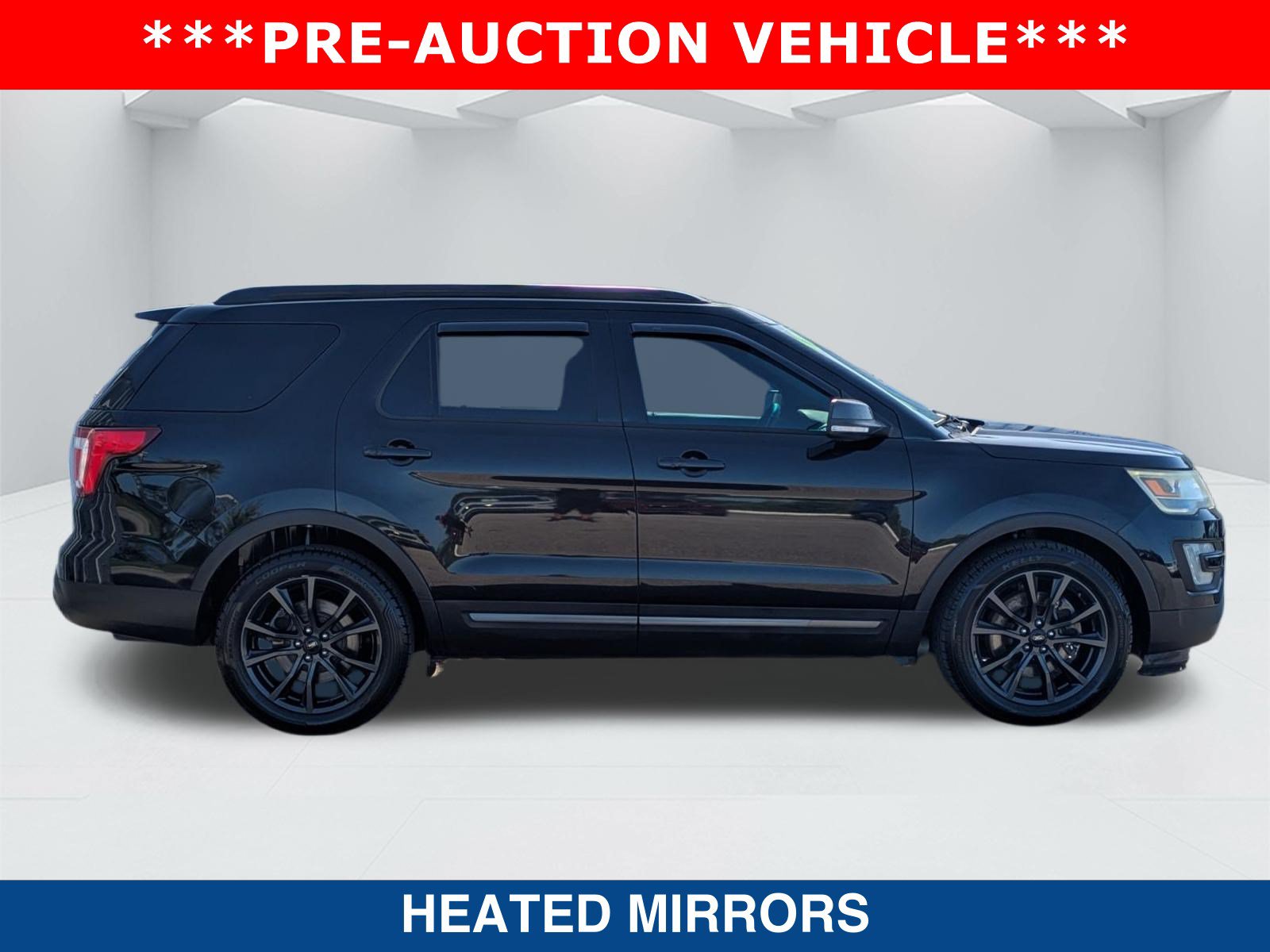 Used 2017 Ford Explorer XLT w/ Equipment Group 202A FWD image 4