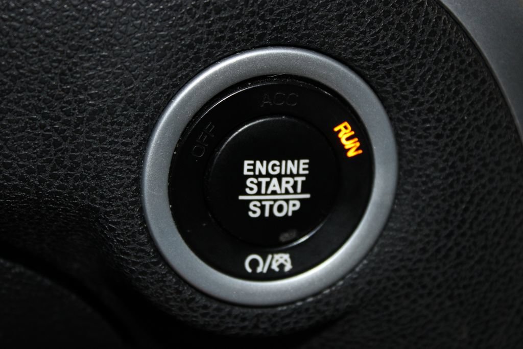 Used 2023 Chrysler 300 Touring AWD/4WD image 38