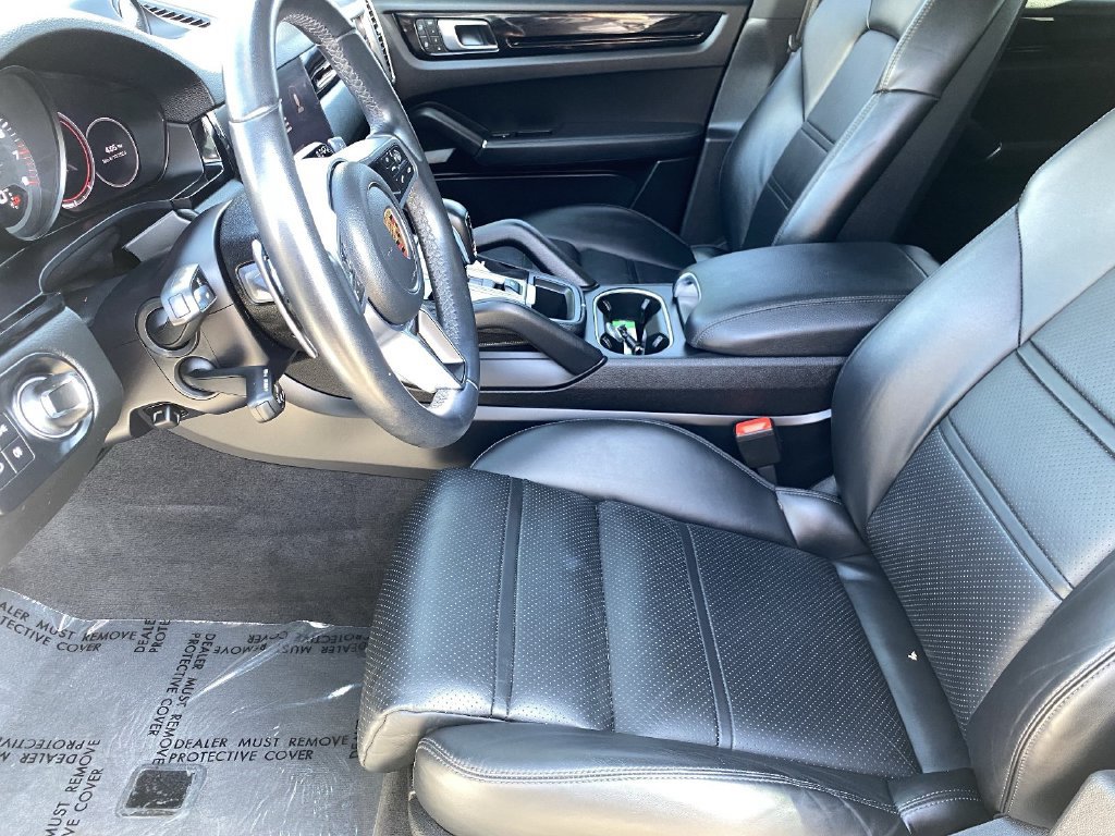 Used 2023 Porsche Cayenne w/ Premium Package AWD/4WD image 22