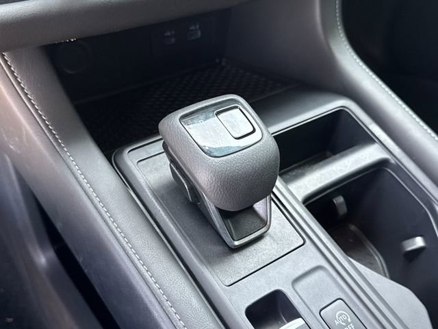 Used 2024 Nissan Pathfinder S AWD/4WD image 16