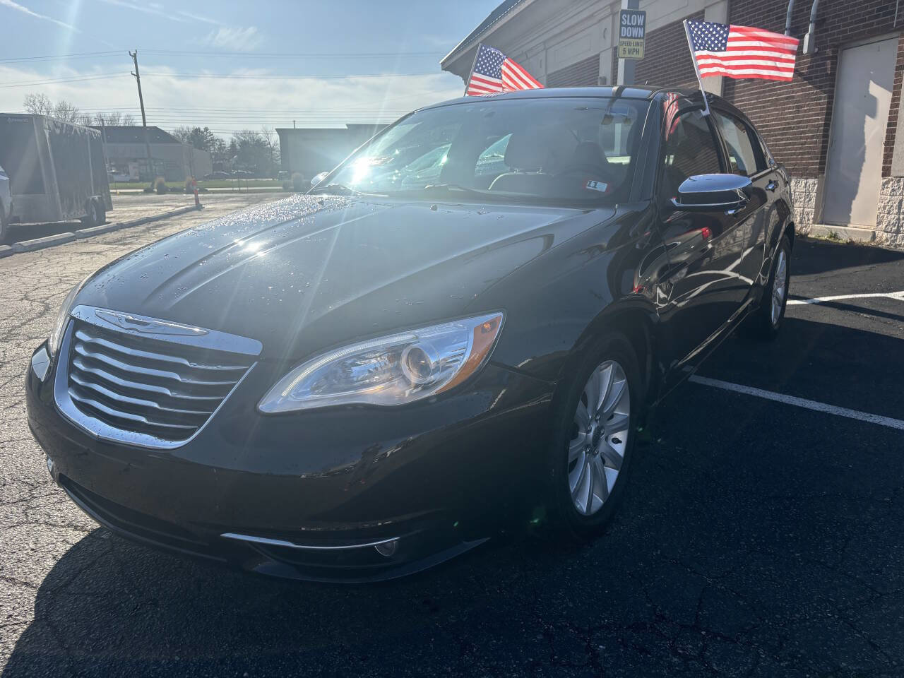 Used 2014 Chrysler 200 Limited w/ Sun/Sound Group FWD image 2