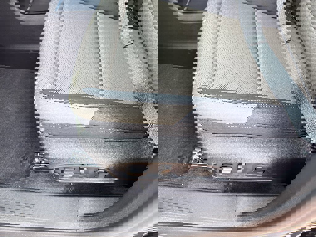 New 2026 Chevrolet Equinox LT w/ Convenience Package II image 13