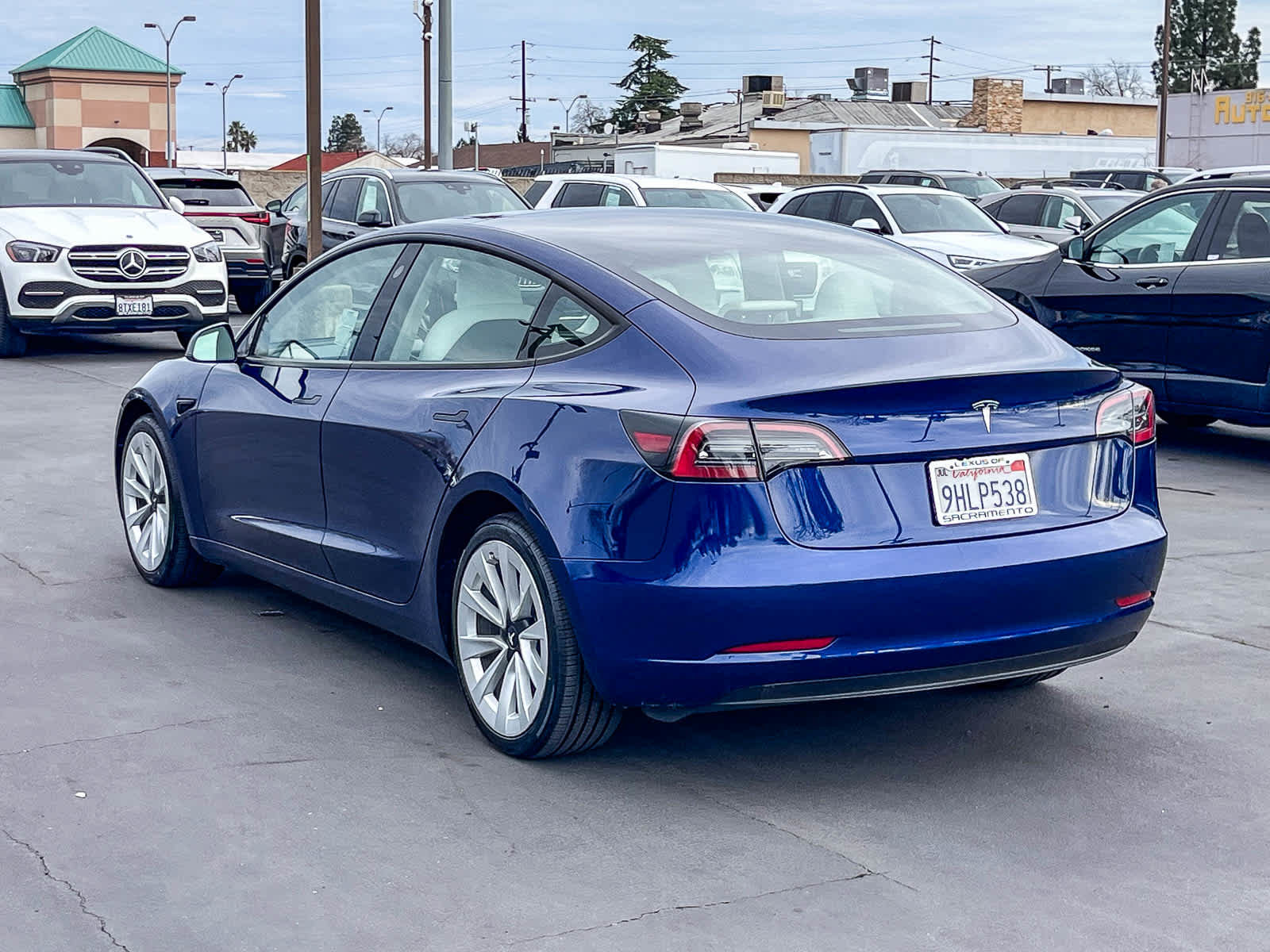 Used 2023 Tesla Model 3 Standard Range image 2