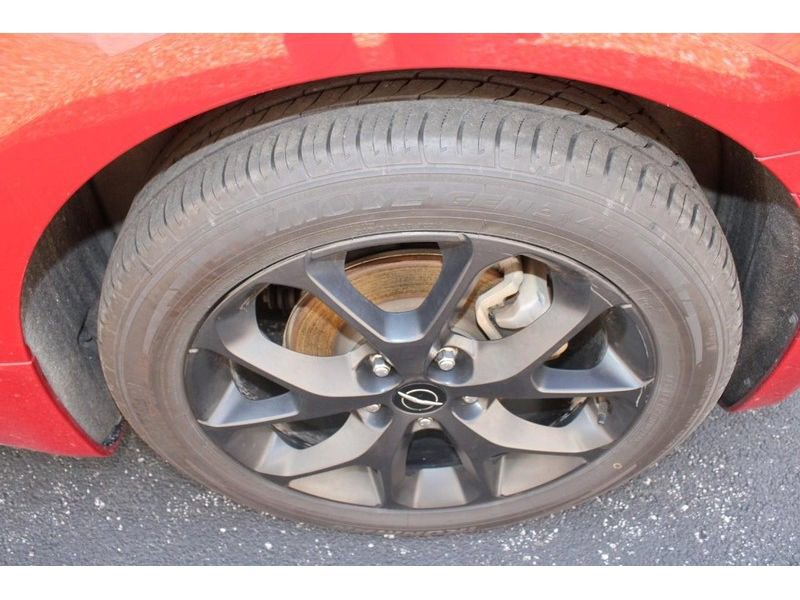 Used 2025 Chrysler Pacifica Limited image 8