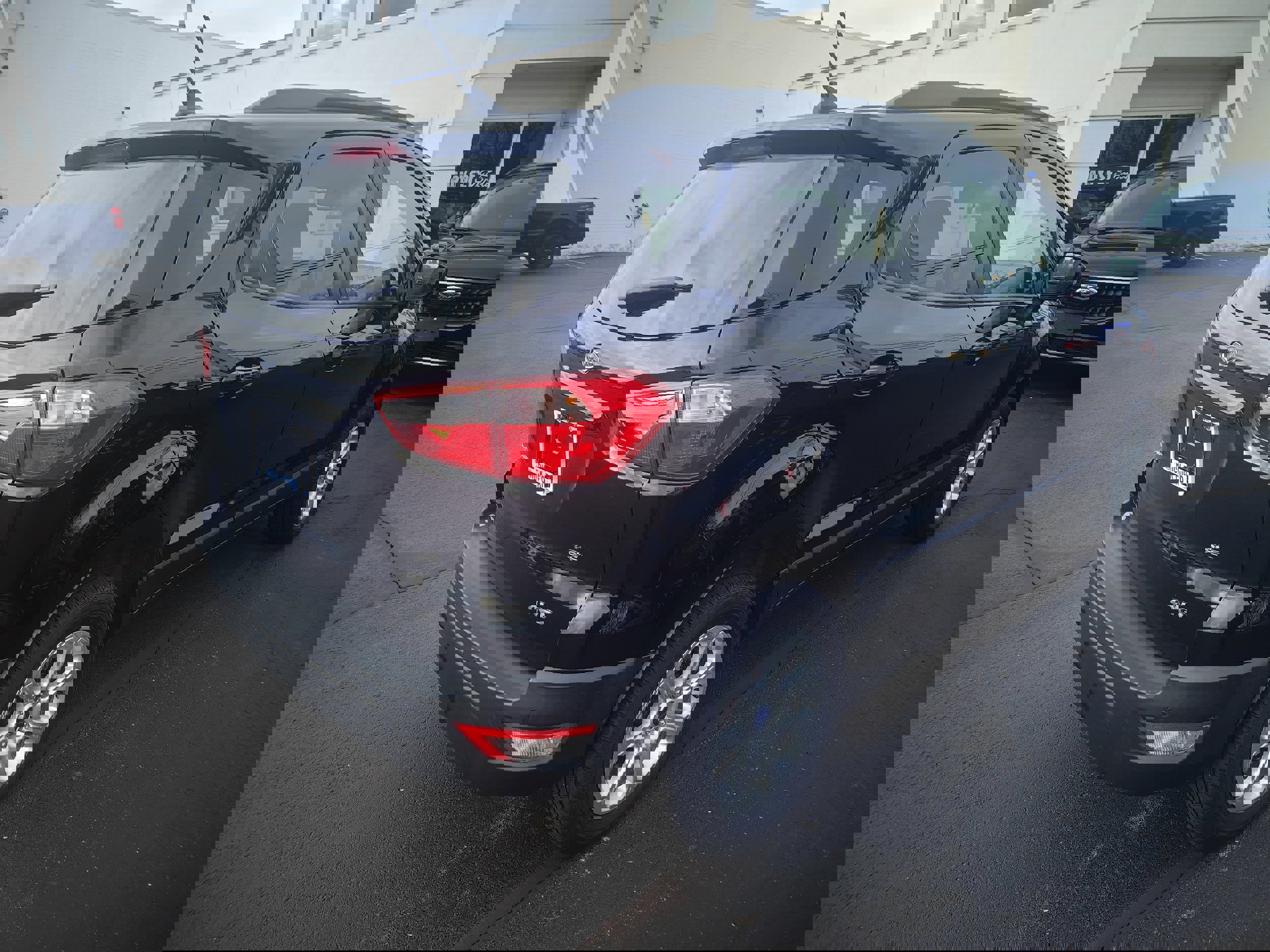 Used 2020 Ford EcoSport SE w/ SE Convenience Package image 5