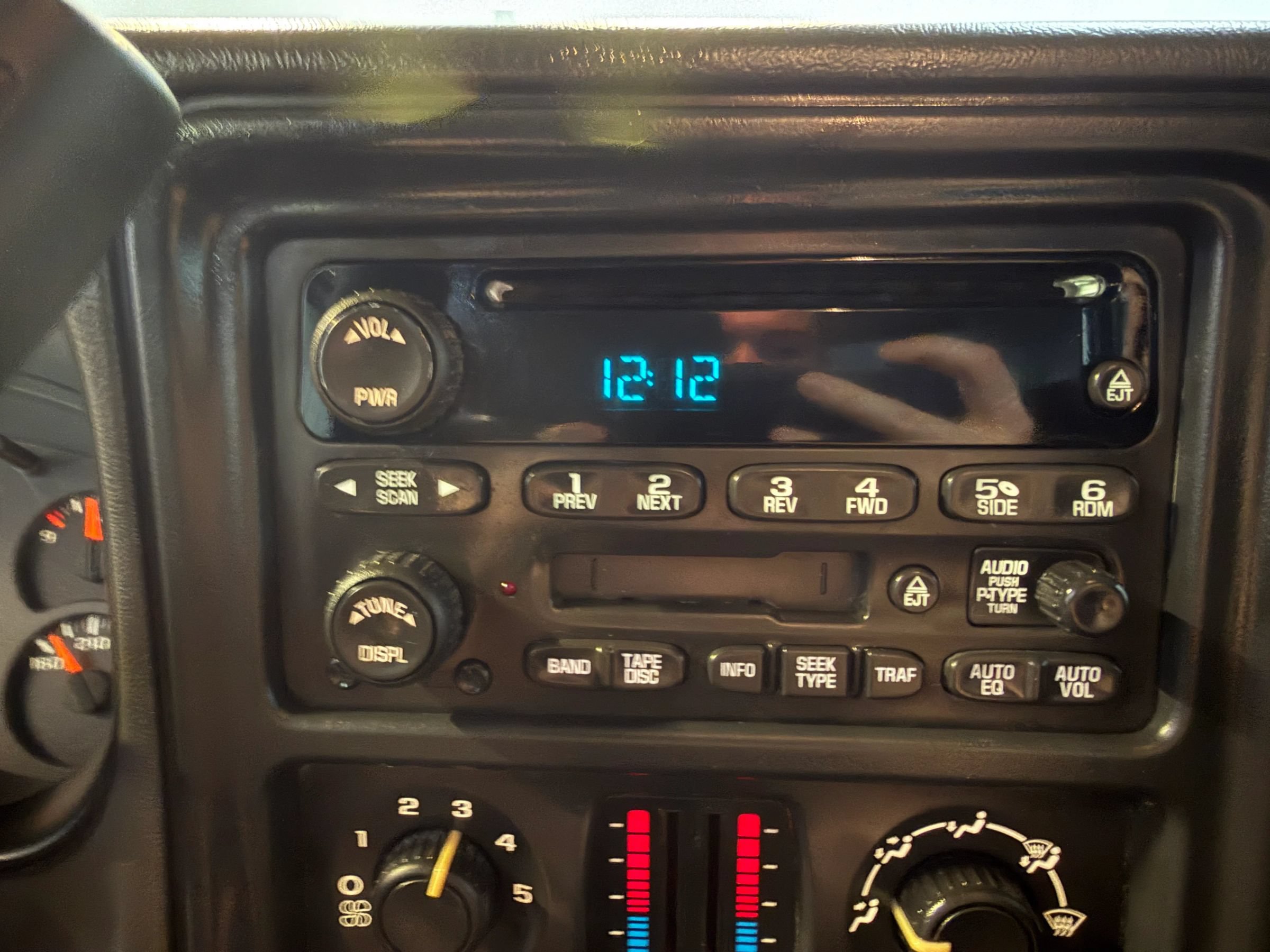 Used 2003 Chevrolet Silverado 1500 LS w/ Off-Road Package AWD/4WD image 17