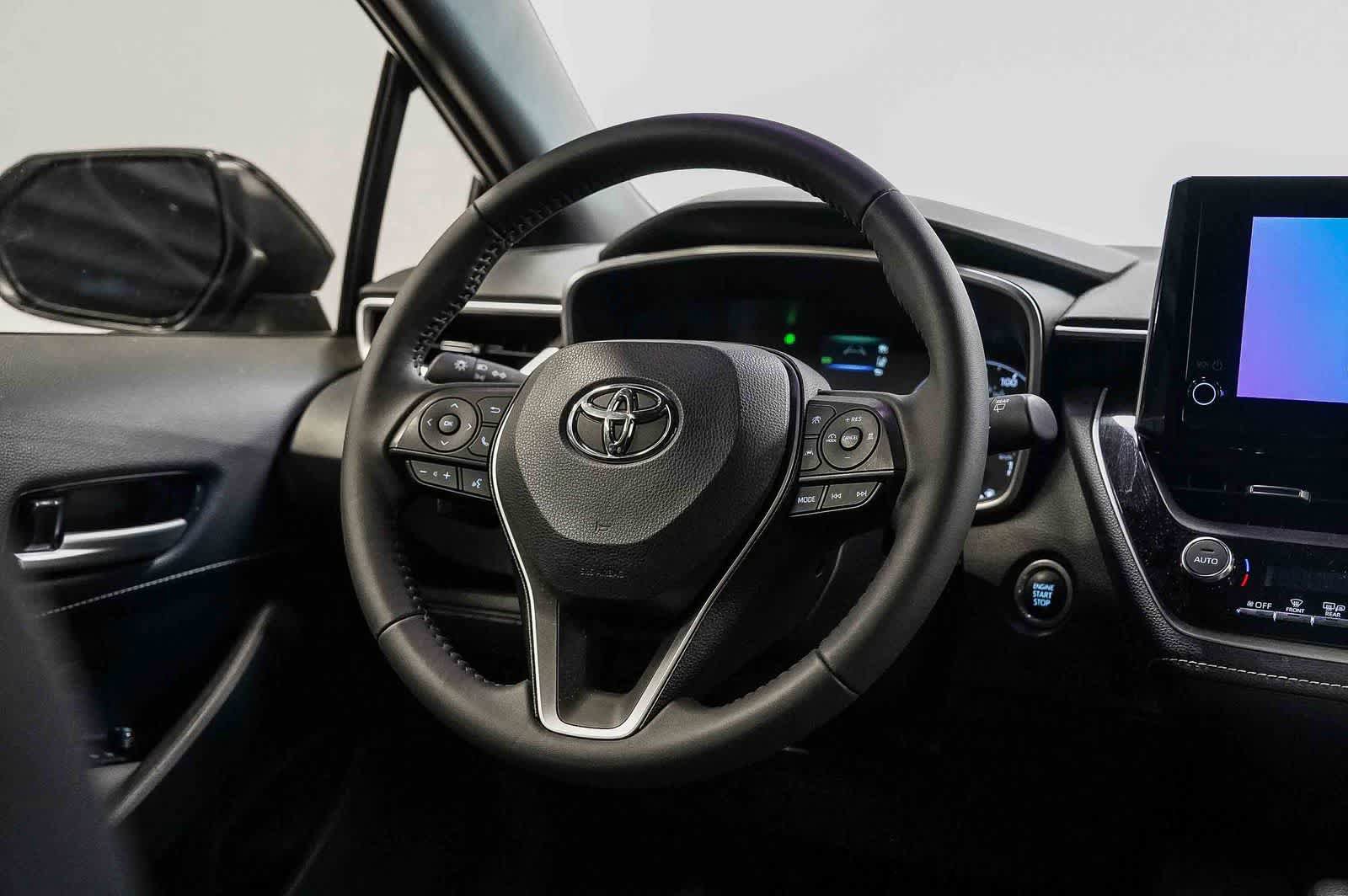 Used 2025 Toyota Corolla SE w/ SE Package FWD image 15