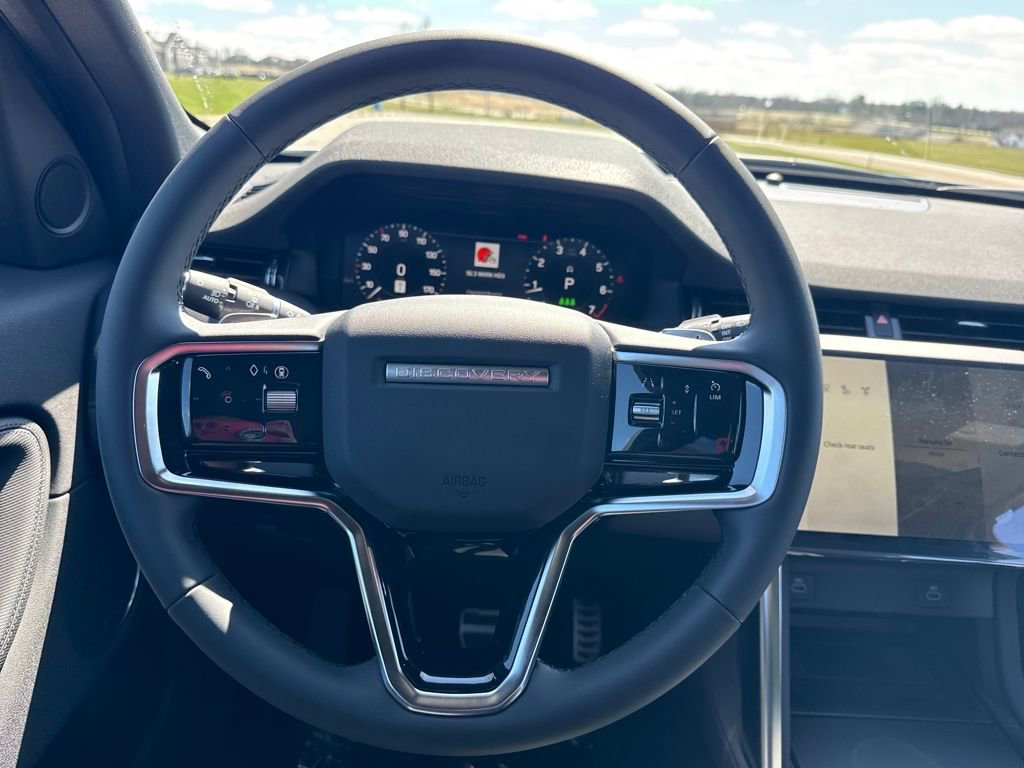 New 2026 Land Rover Discovery Sport Landmark AWD/4WD image 18