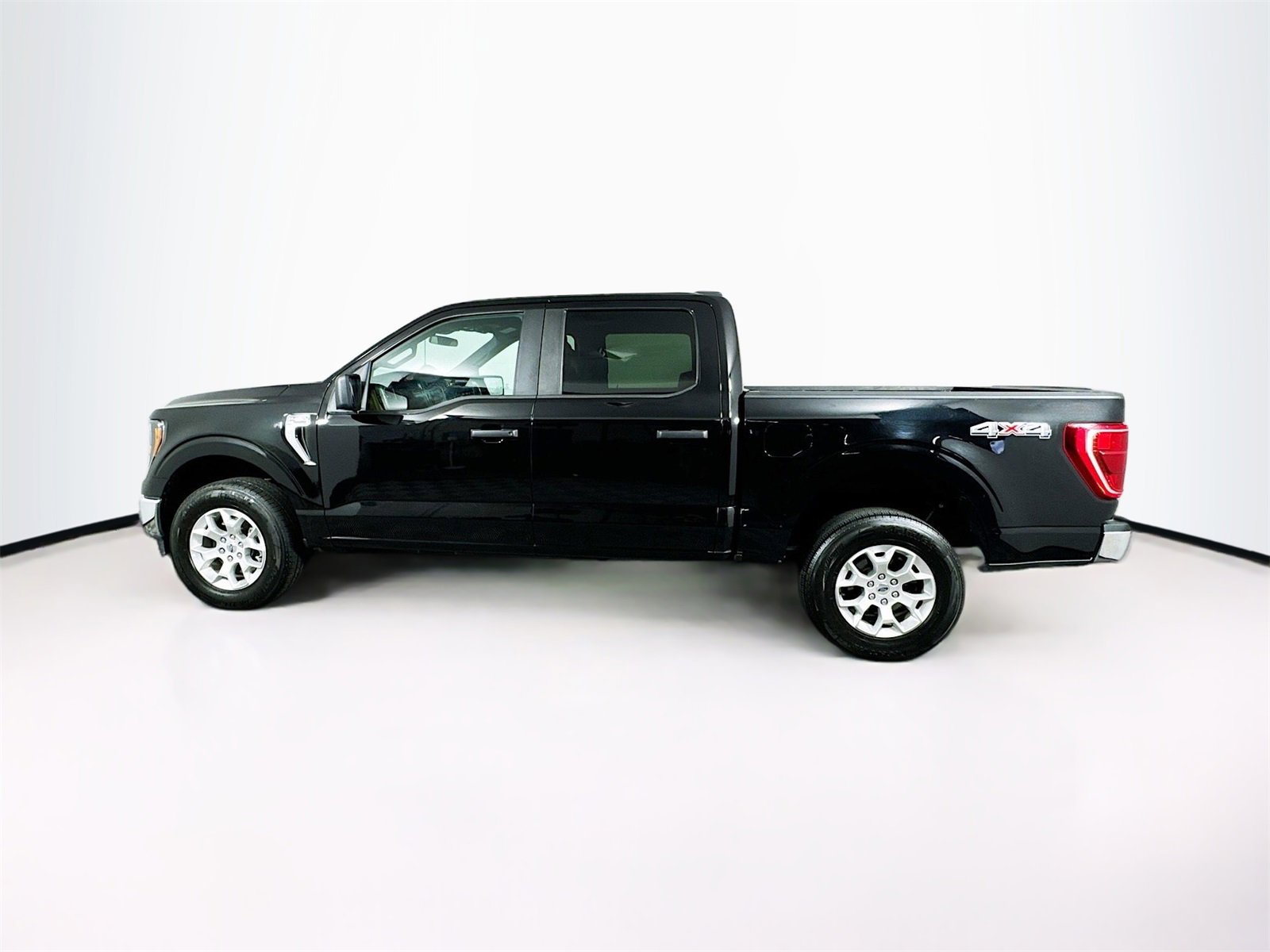 Used 2023 Ford F150 XLT image 4