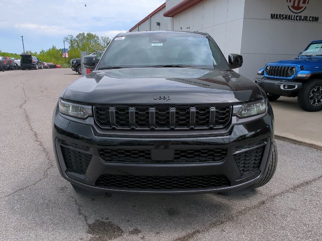 New 2026 Jeep Grand Cherokee Altitude AWD/4WD image 4