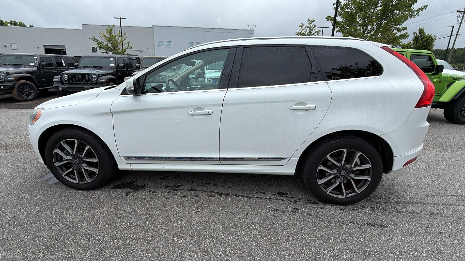 Used 2016 Volvo XC60 T5 Premier AWD/4WD image 11