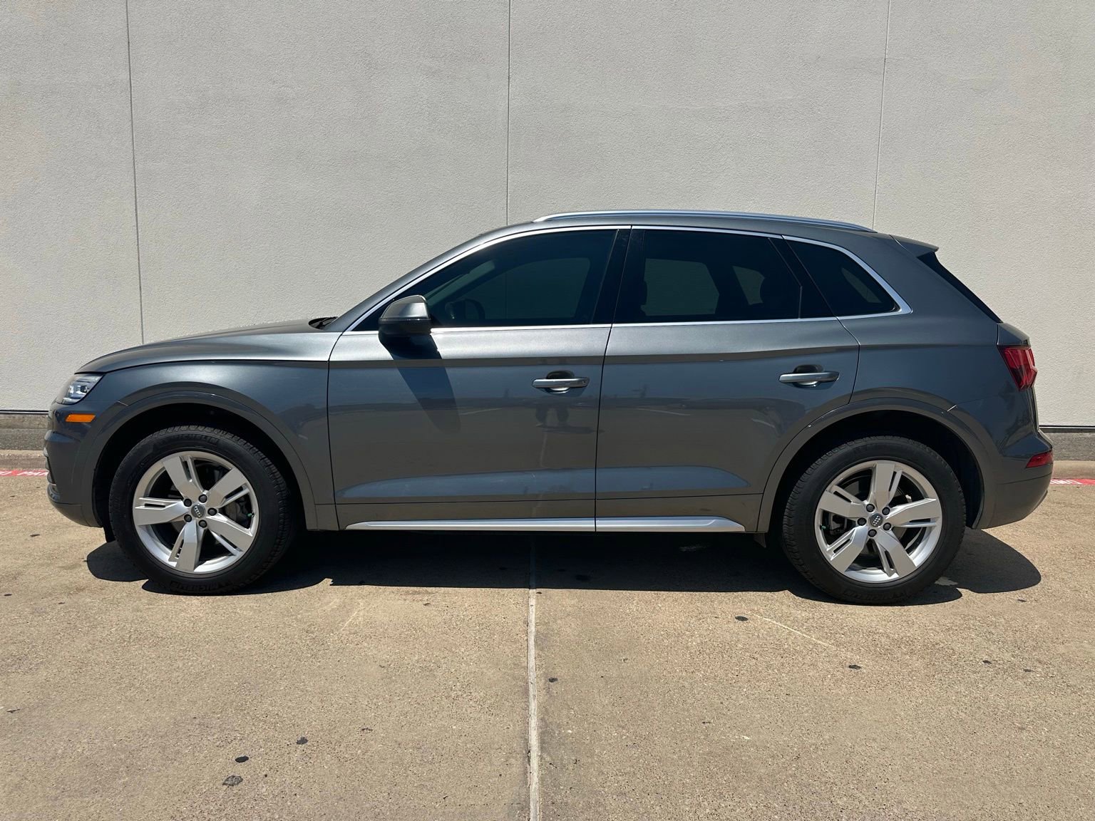 Used 2019 Audi Q5 2.0T Premium w/ Convenience Package AWD/4WD image 5