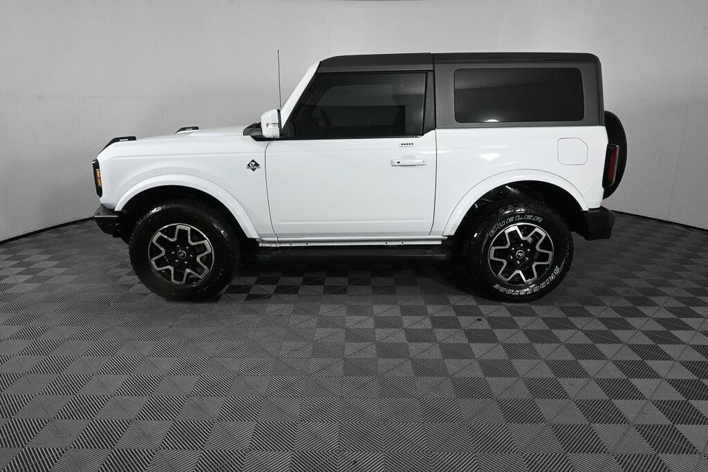 Used 2022 Ford Bronco Outer Banks AWD/4WD image 3