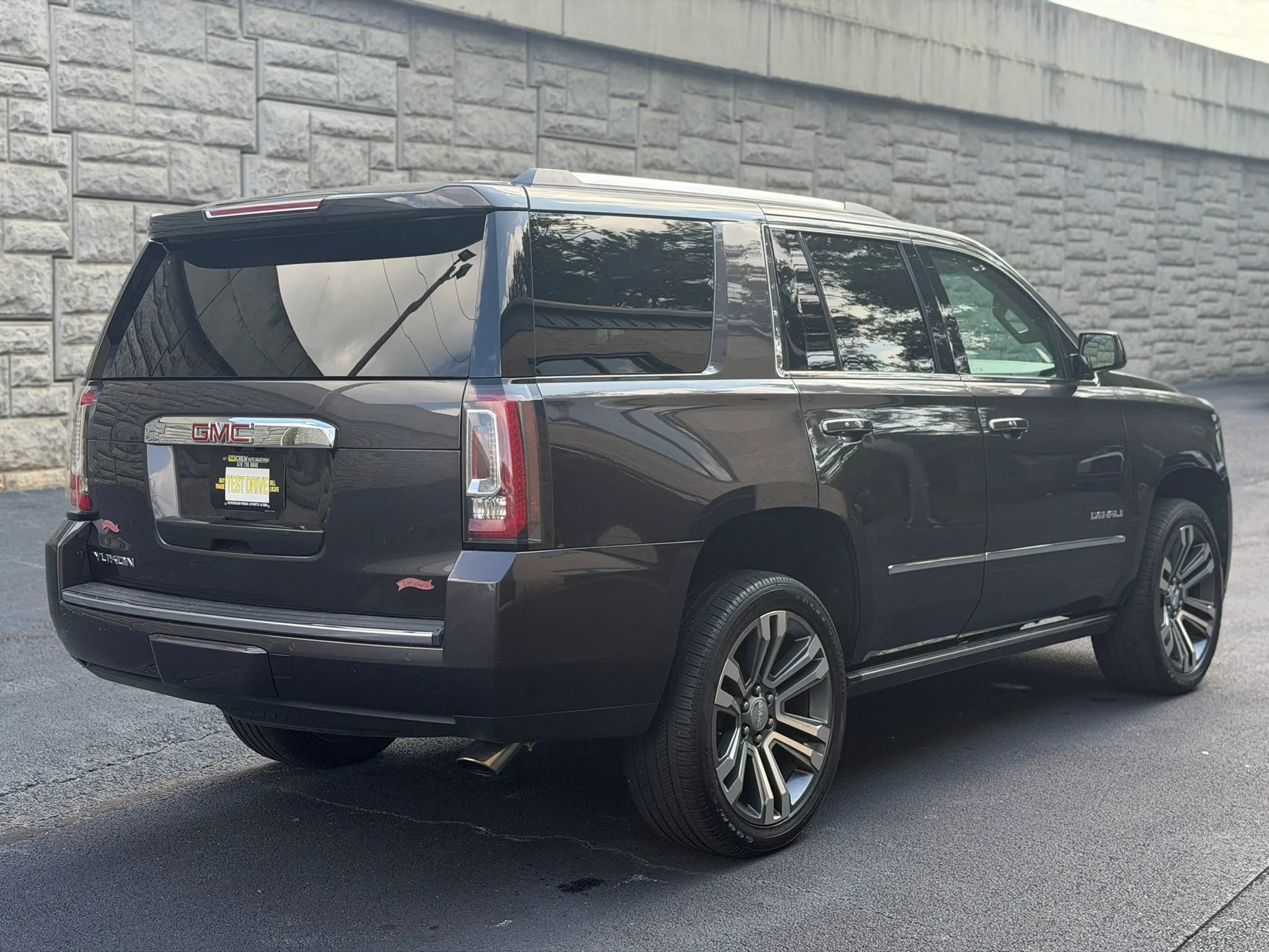 Used 2017 GMC Yukon Denali w/ Open Road Package RWD image 6